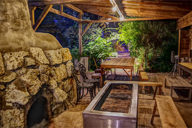 【茨城】おしゃれな屋根付きバーベキュー場の魅力