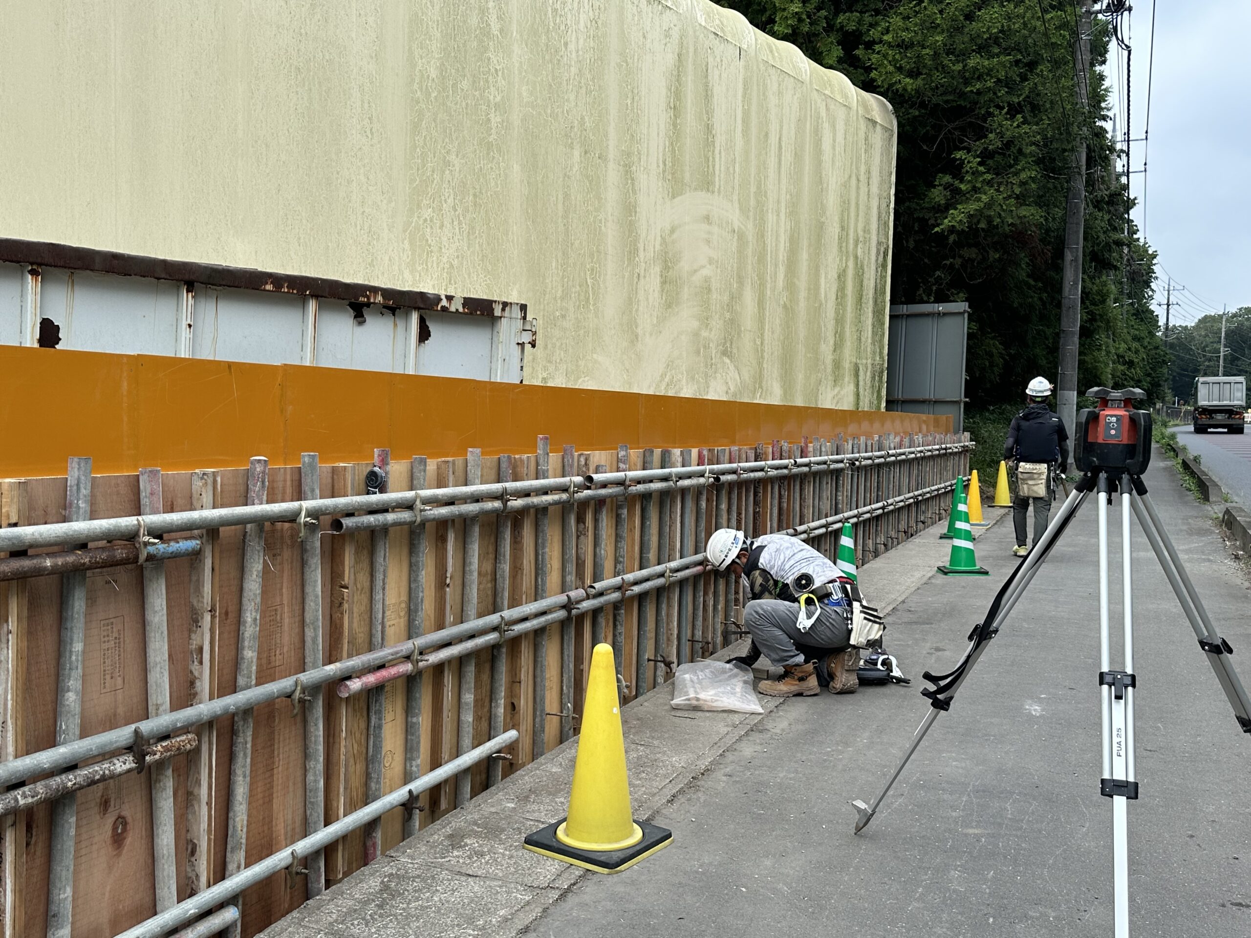 龍ケ崎市にて擁壁工事‼️RC仕上げ　 こりゃーやりがいありますよ‼️